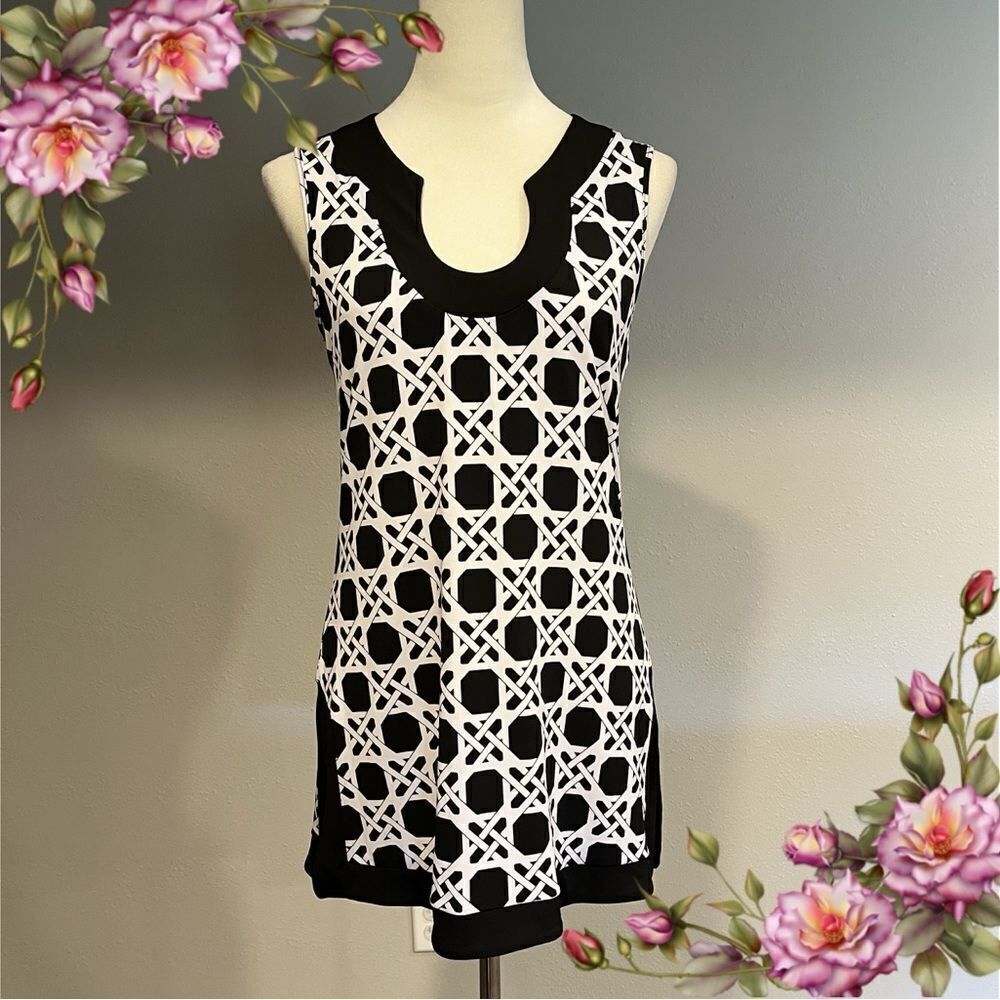 WHBM sleeveless geometrical sleeveless blouse/tunic